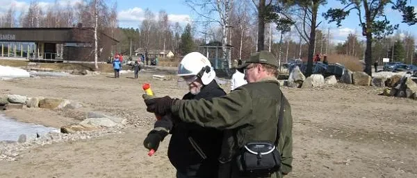 hätärakettien ampuminen 17.4.2010 011 (10)