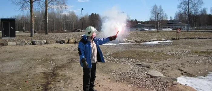 hätärakettien ampuminen 17.4.2010 011 (12)