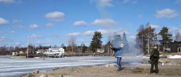 hätärakettien ampuminen 17.4.2010 011 (7)